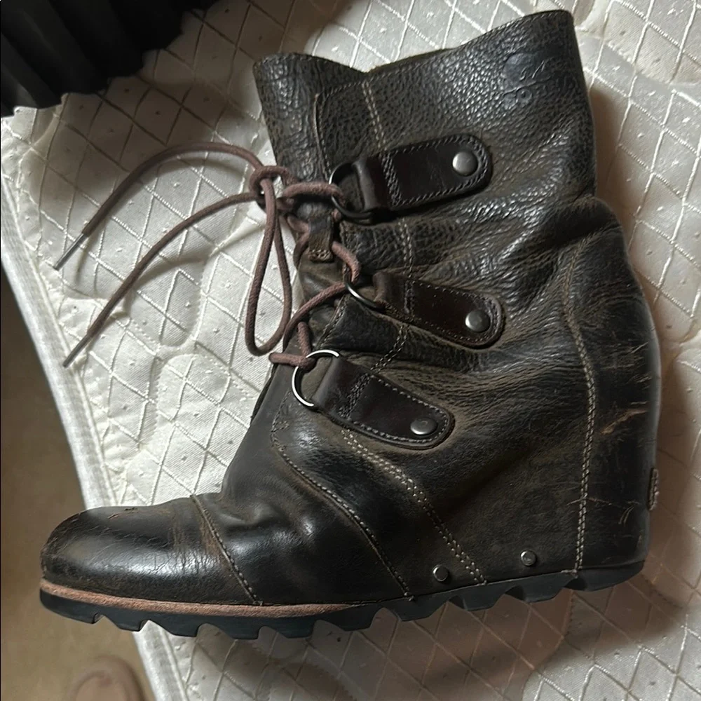 Sorel Joan of Artic Lace-Up Boots - Picture 2 of 5